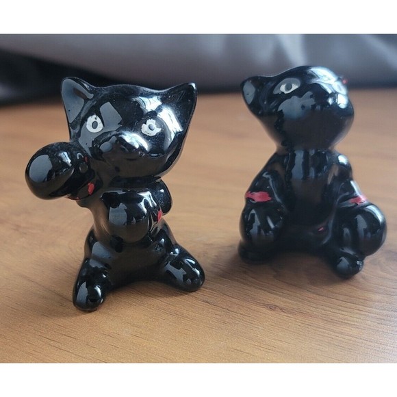 Vintage Salt or Pepper Shaker Boxing Cat Kitten Decoration Japan Black Clay - Picture 2 of 10